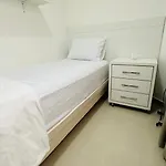 Apartamento 4 Dormitorios, 50 Metros Do Mar!