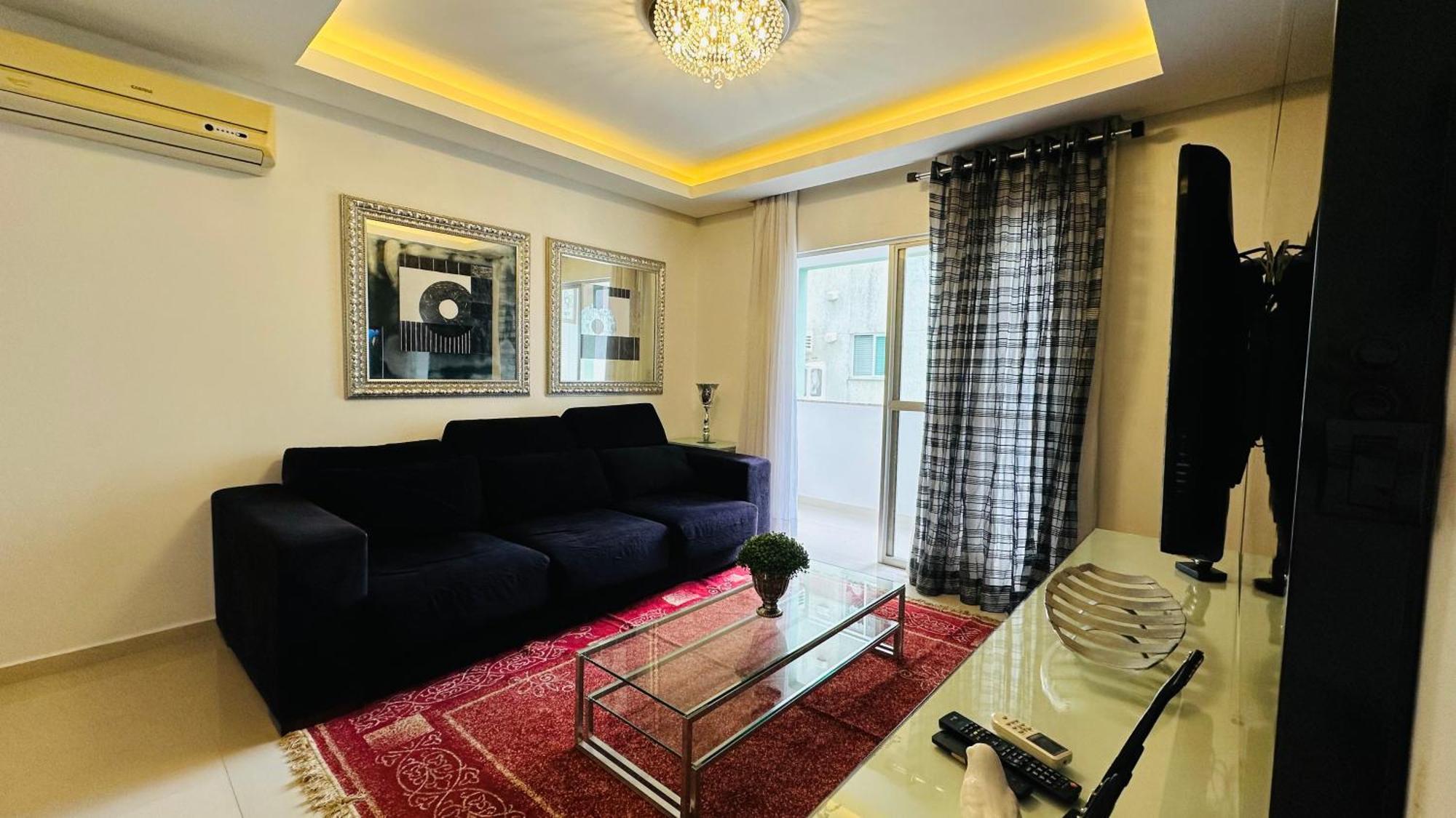 Apartamento 4 Dormitorios, 50 Metros Do Mar!