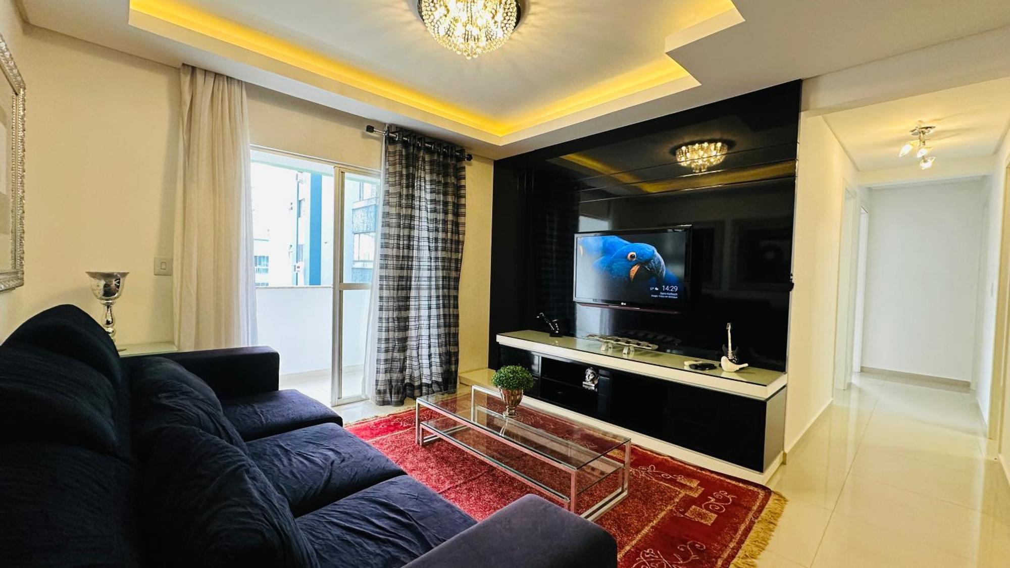 Apartamento 4 Dormitorios, 50 Metros Do Mar! *